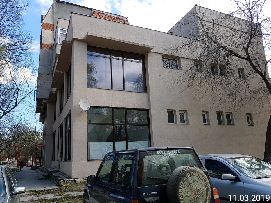 Spatiu comercial P+1E