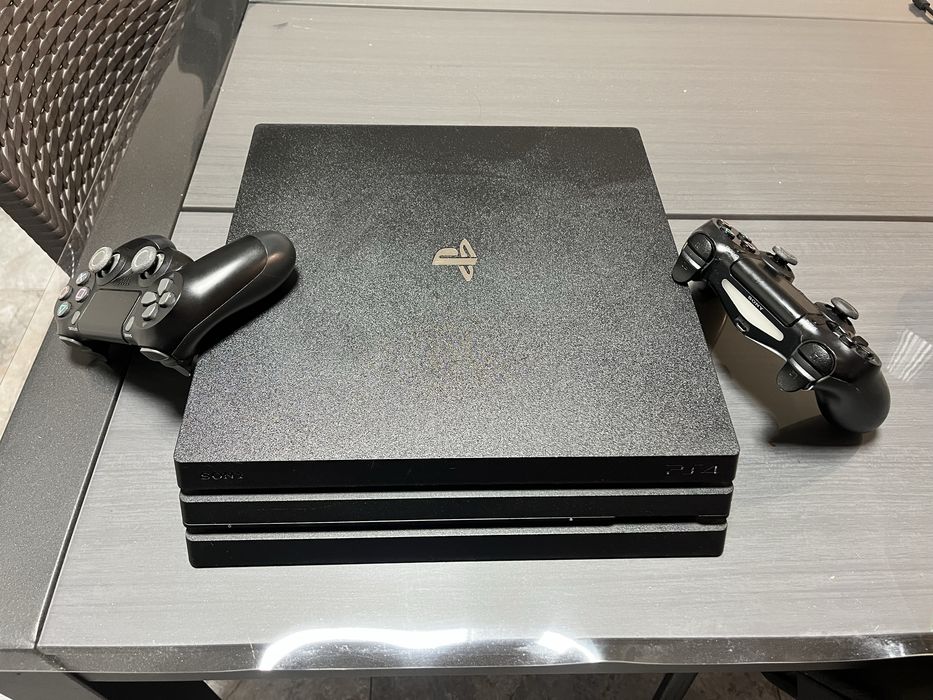 Play Station 4 PRO 1 TB