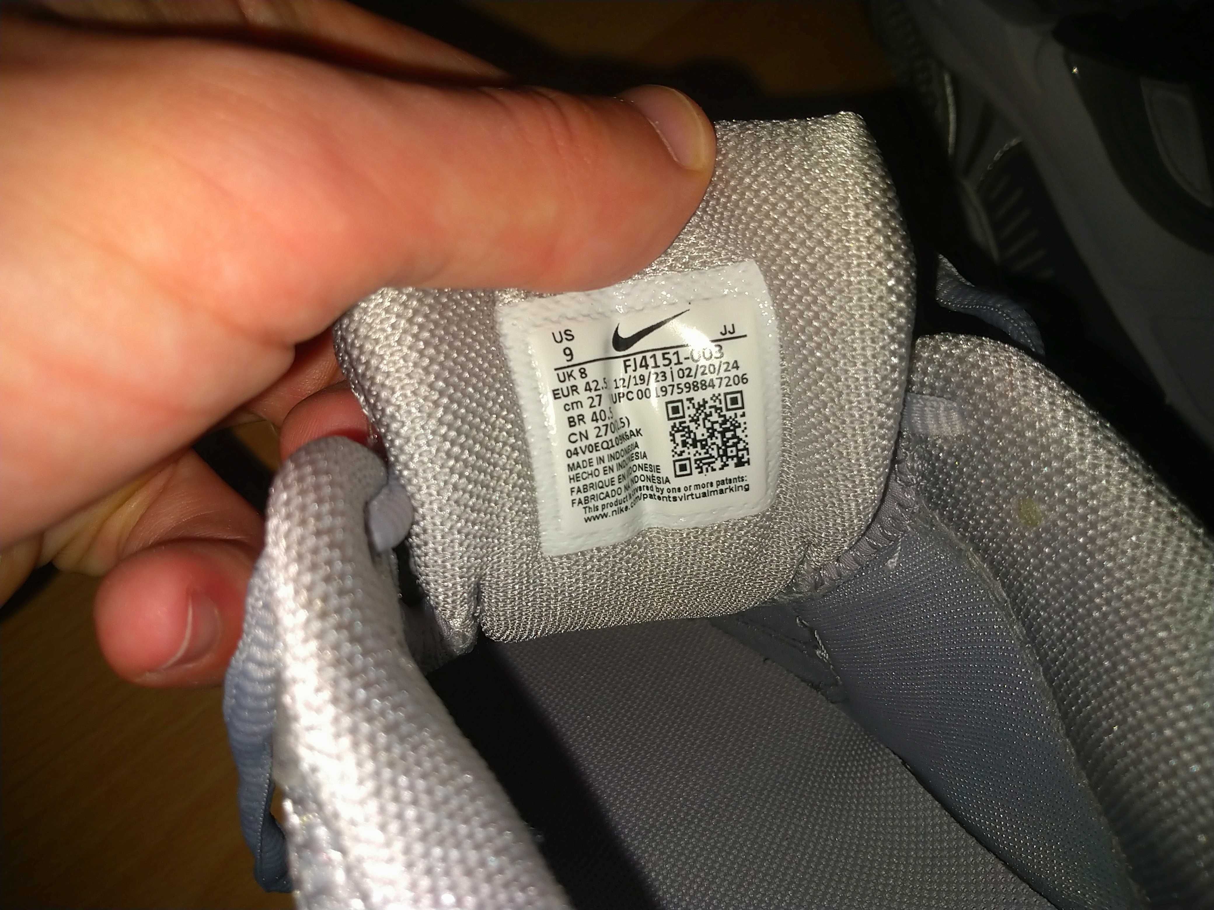 Маратонки Nike Zoom Vomero 5