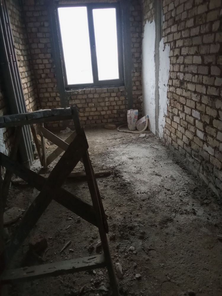 Vagzalda 1xonali 40kv uy sotiladi