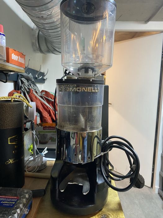 Продам кофемашину Astoris touch двугрупную