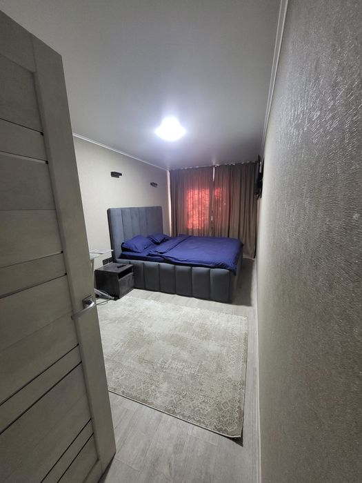 Слава двухкомнатную квартиру на длительный срок 250000 в месяц ,