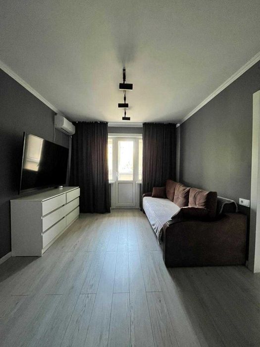 Продам 1ком квартиру с ремонтом и мебелью этаж 3/5