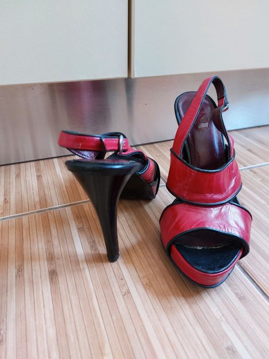 Sandale piele naturala rosie