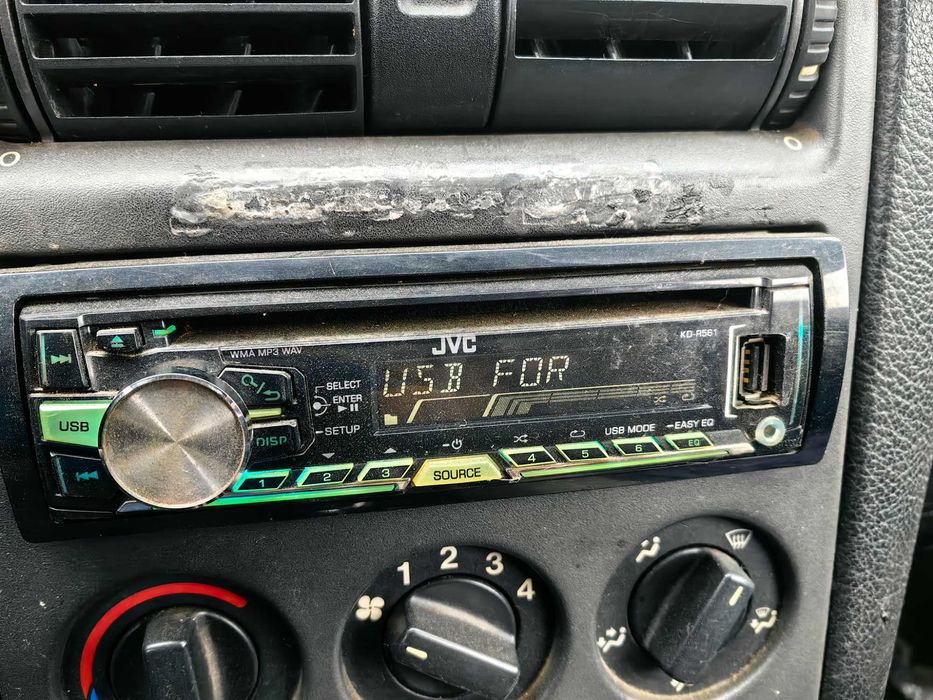 vand pkayer auto 1 din Jvc