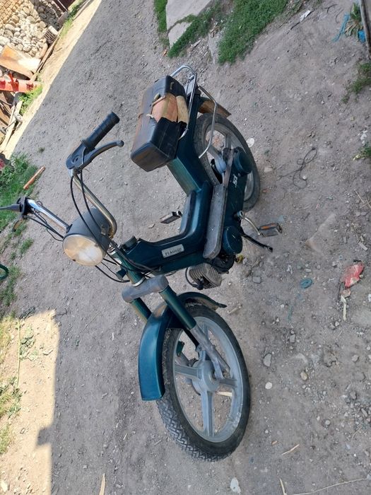 Vând doua scutere în stare foarte bună prețul pe bucata