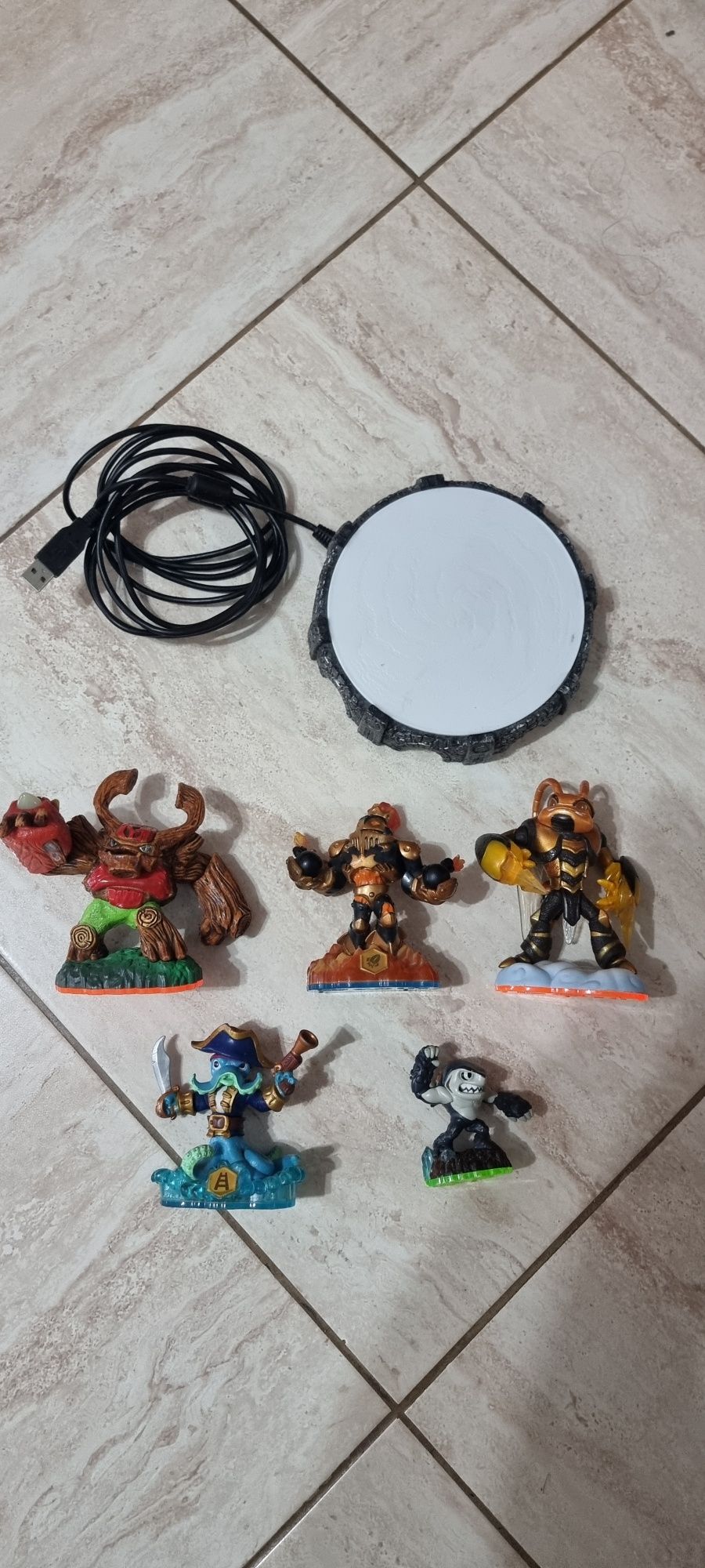 Figurine și portal skylanders