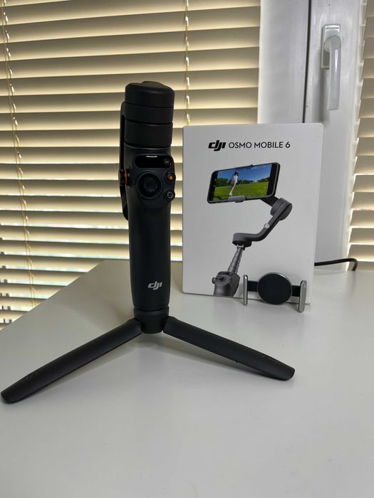 DJI Osmo Mobile 6 – ca nou, cu toate accesoriile - Stabilizator