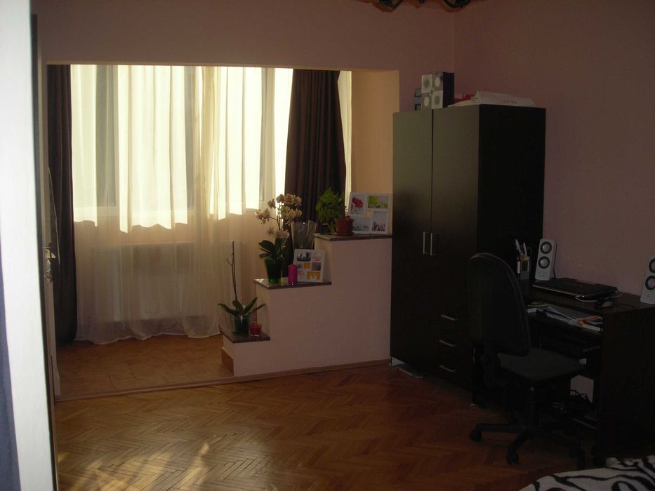 PF, inchiriez apartament 3 camere in Manastur , zona IREC.