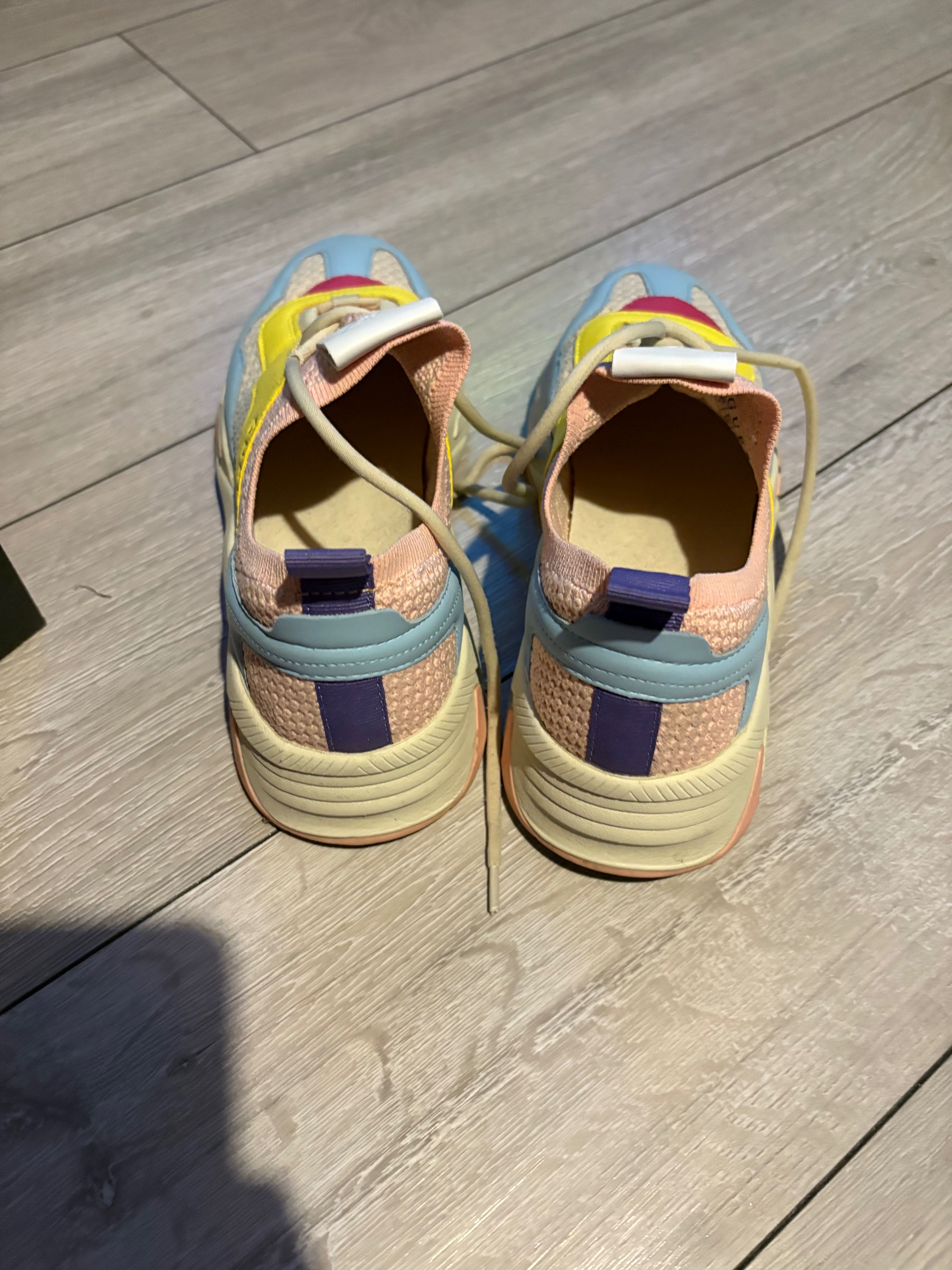 Маратонки Guess, 40 номер