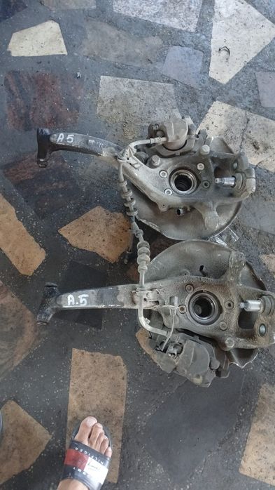 Fuzeta stanga dreapta fata Audi A4, A5, A6, Q5