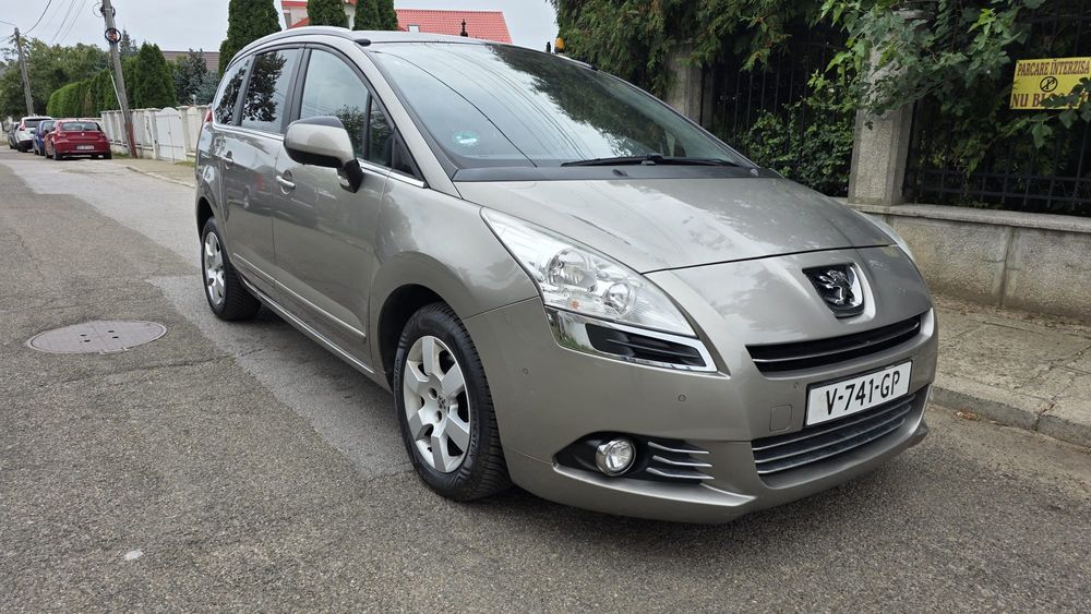 Peugeot 5008 * 1.6 Benzina * An 2013 * Cutie manuala * Euro 5