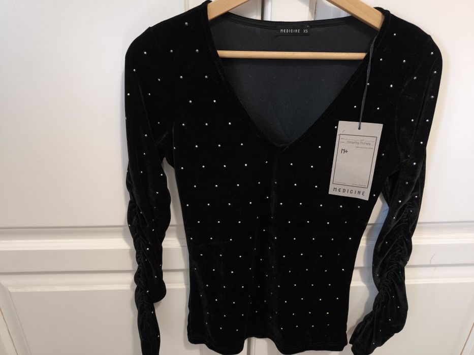 Bluza eleganta, neagra din catifea, mărimea xs, noua cu eticheta,