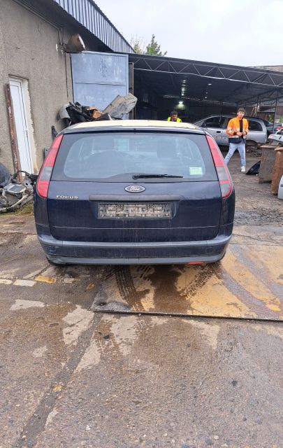 Consola centrala Ford Focus a 2-a generatie
