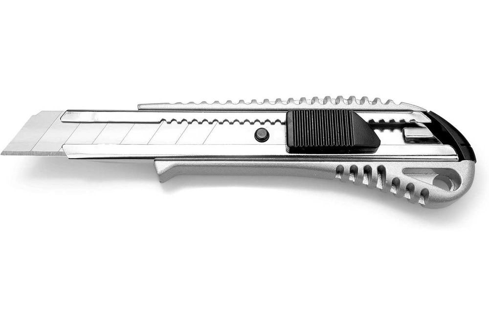 Cutter profesional cu lama metalica de 18mm universal retractabil