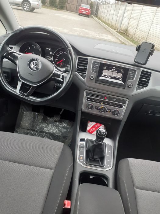 De vanzare GOLF 7 1.6 tdi bluemotion sportsvan