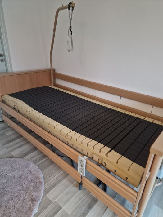 Vând pat Electric pt.persoane vârstnice sau cu dizabilități
