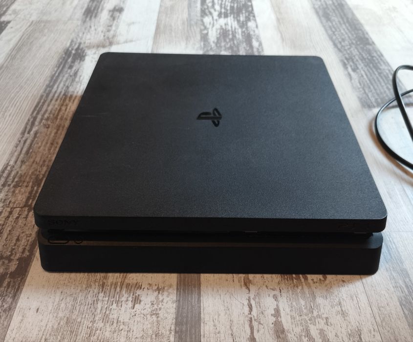 Playstation 4/PS4  slim 1tb с два джойстика