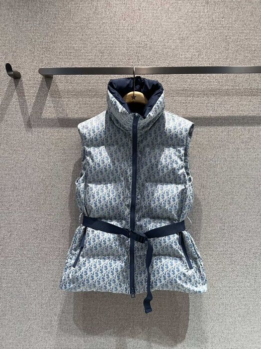 Vesta Christian Dior - calitate premium prezentare completa