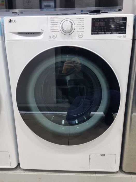 Стиральная машина LG Direct Drive Inverter, Steam и Turbo wash есть