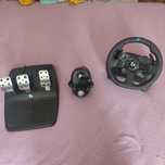 Volan gaming Logitech G923 foarte putin folosit