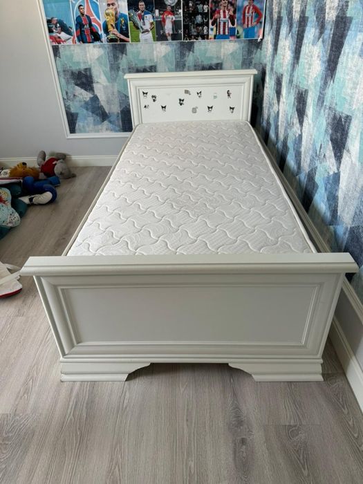 Крвовать 90х200 в хорошем состоянии