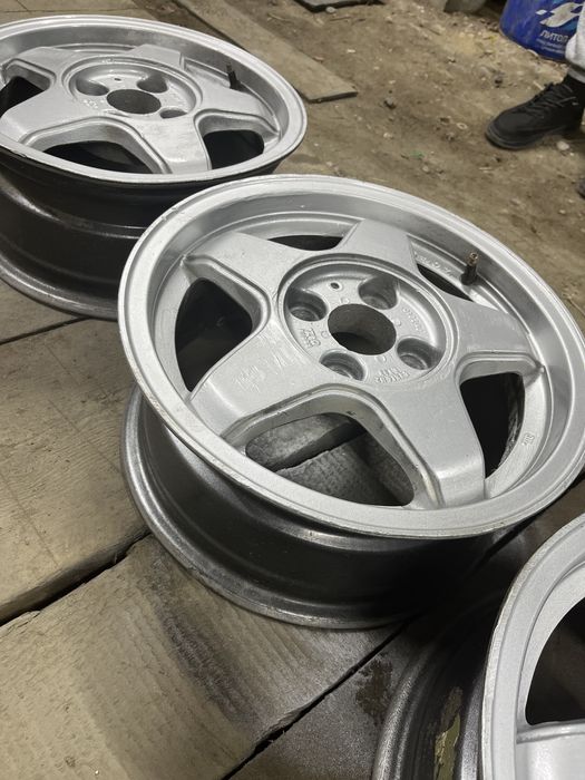 Продам литые диски.
