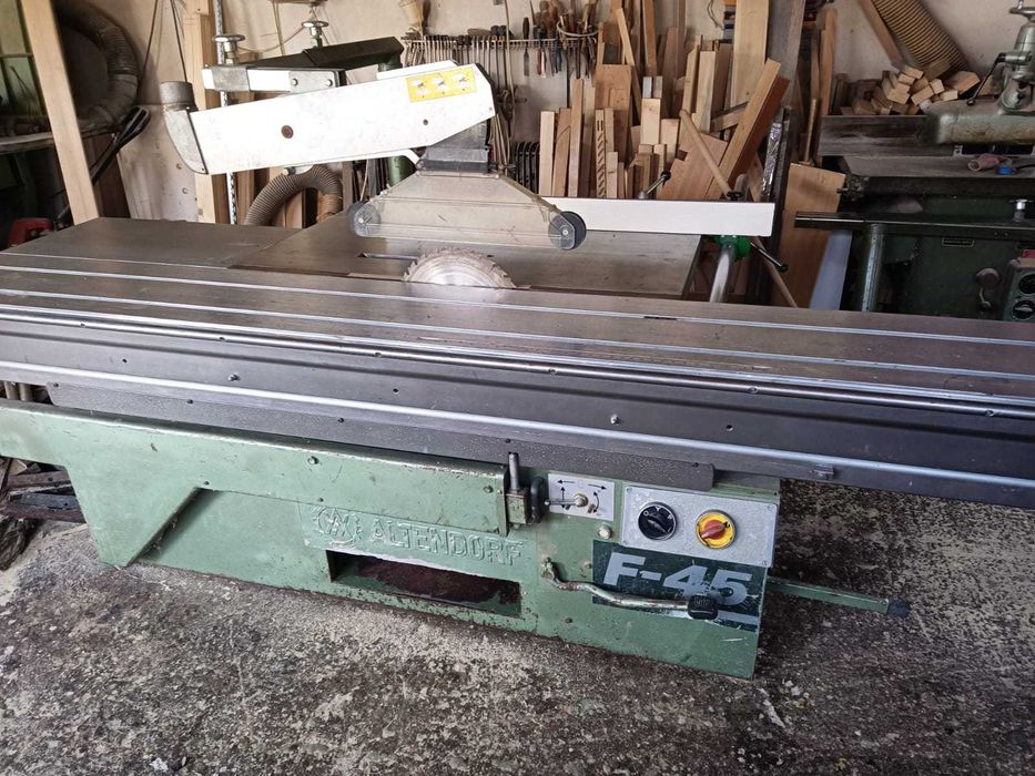 Utilaje tamplarie circular cu incizor cu masa mobila ALTENDORF F45