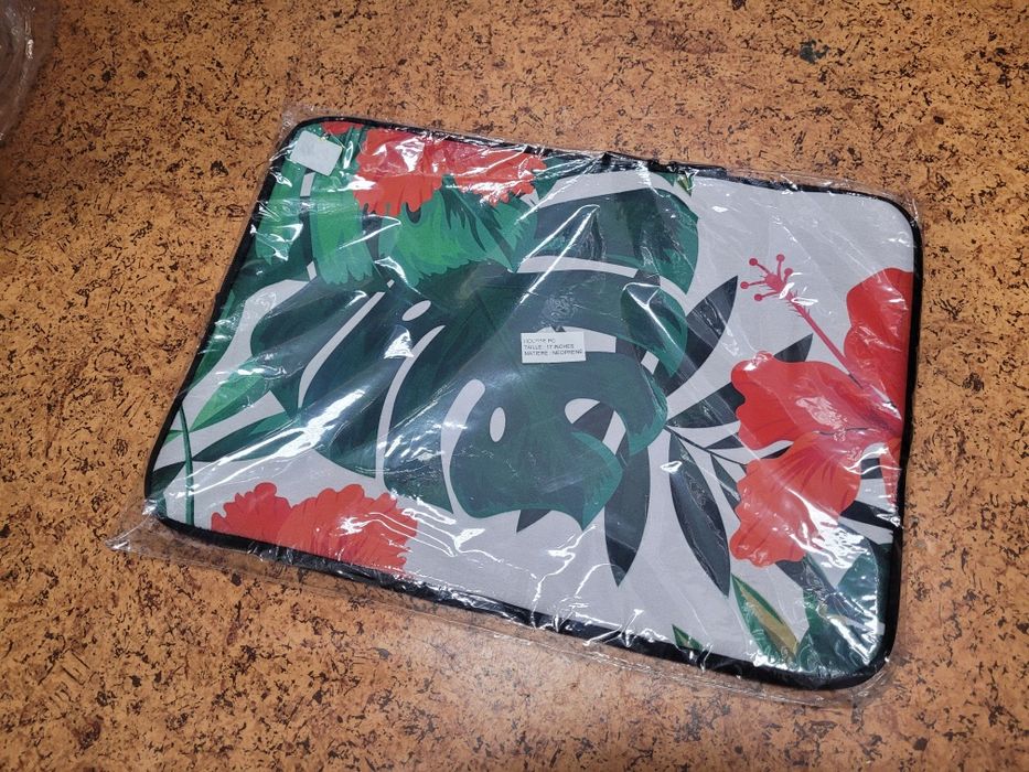 Калъфи за таблет/ лаптоп 17 инча