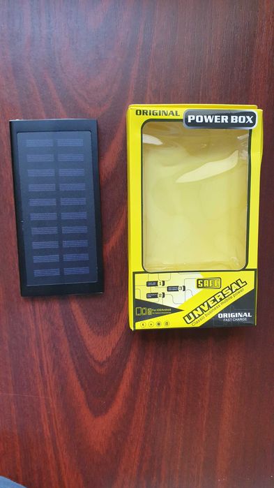 Acumulator extern mobile, cu functie solara, pentru dispozitive mobile