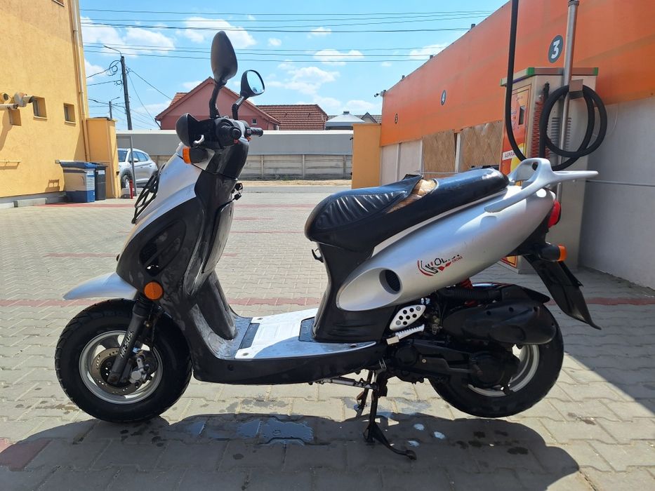 Scuter kymco 49cm Adus din Germania