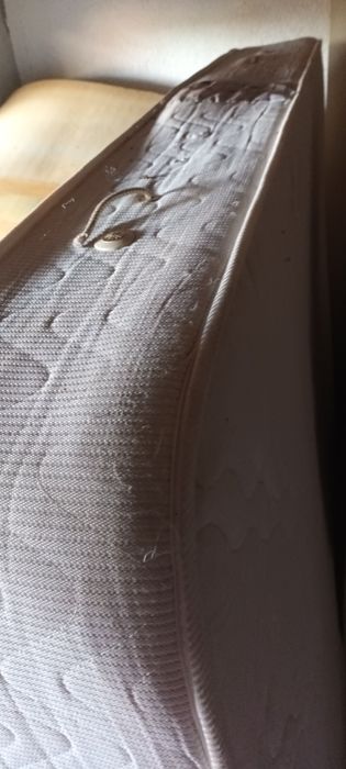 Ocazie !!! Vand 2 Saltele Relaxa pe arcuri , la 400 de lei neg buc.