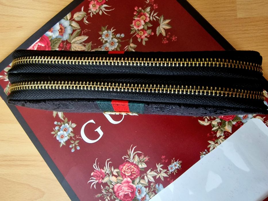 Portofel dublu Gucci material textil, logo metalic auriu,