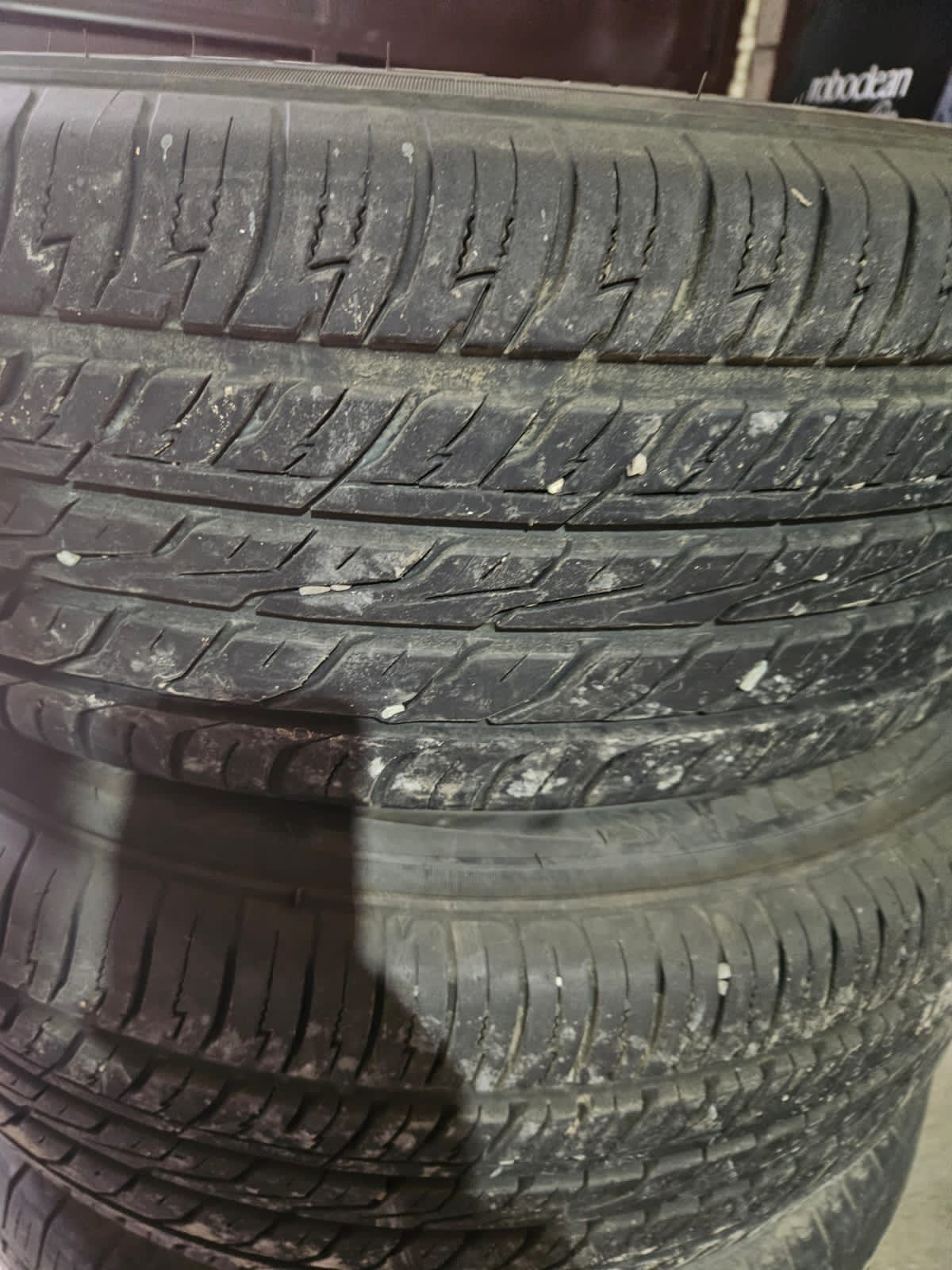 Продам летние шины пользовалься один сезон
