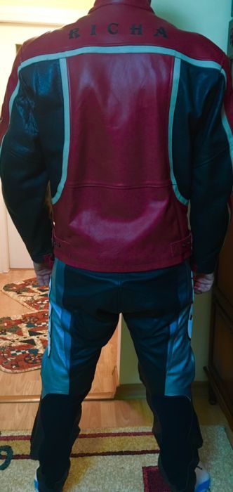 Costum de motor din piele