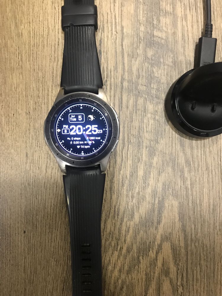 Смарт часовник Samsung Galaxy Watch