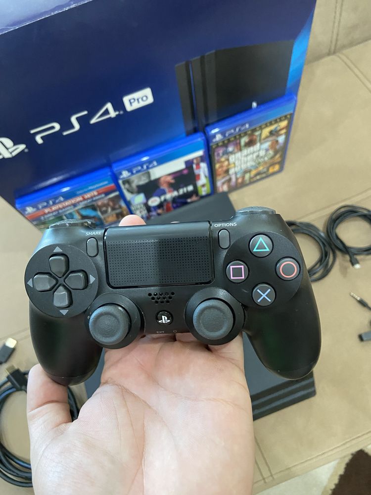 Sony PS4 PRO 1TB  CUH-7216B Jet Black