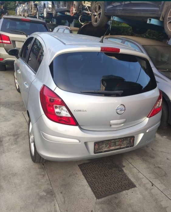 Dezmembrez opel corsa d facelift