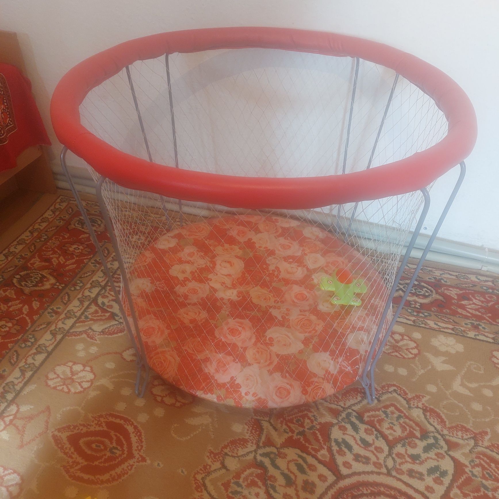 Манеж детски продам