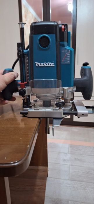 Глубинный фрезер Макита