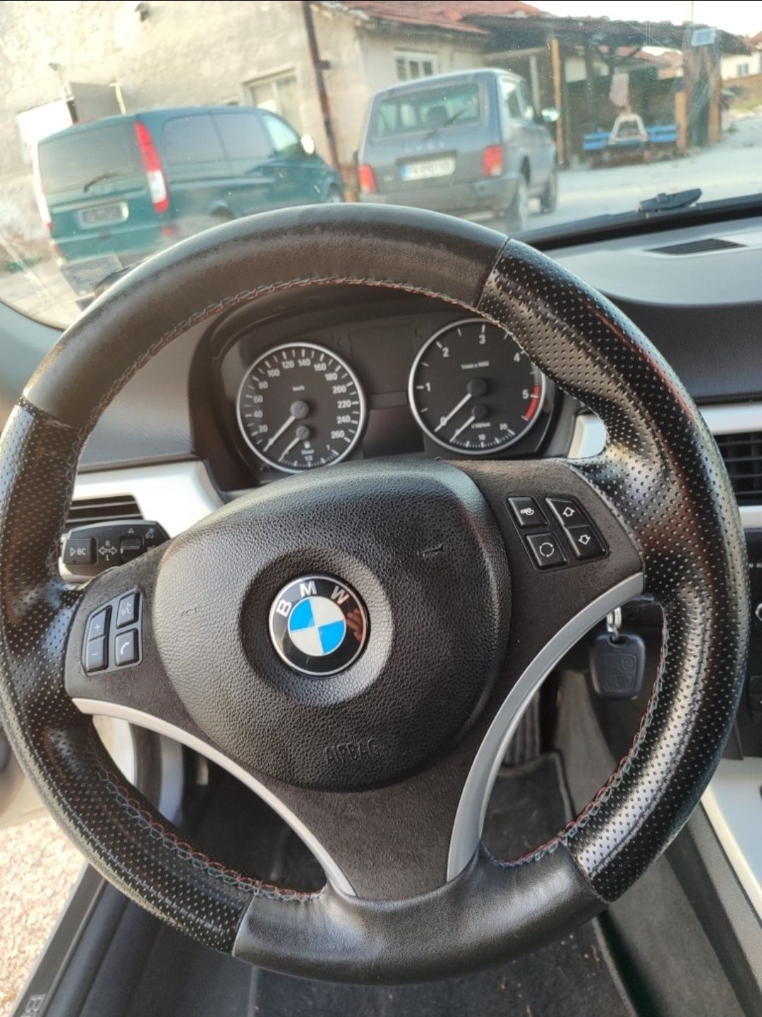 BMW e90 3.0d  231 к.с  на задно