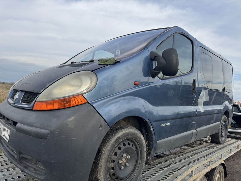 Dezmembrez Renault Trafic 1.9dci 2005