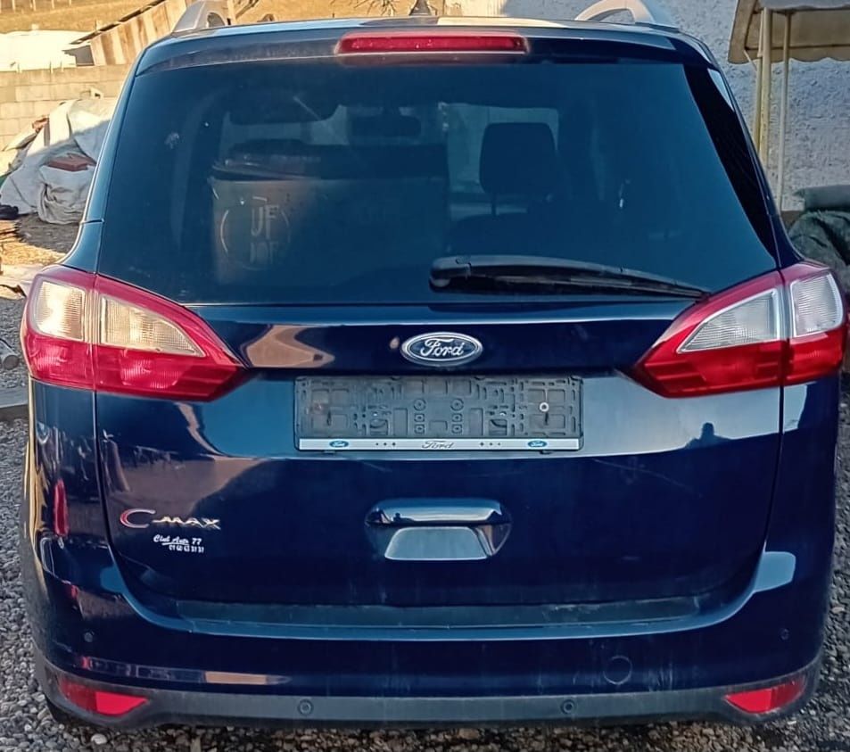 Vând Ford grand c max