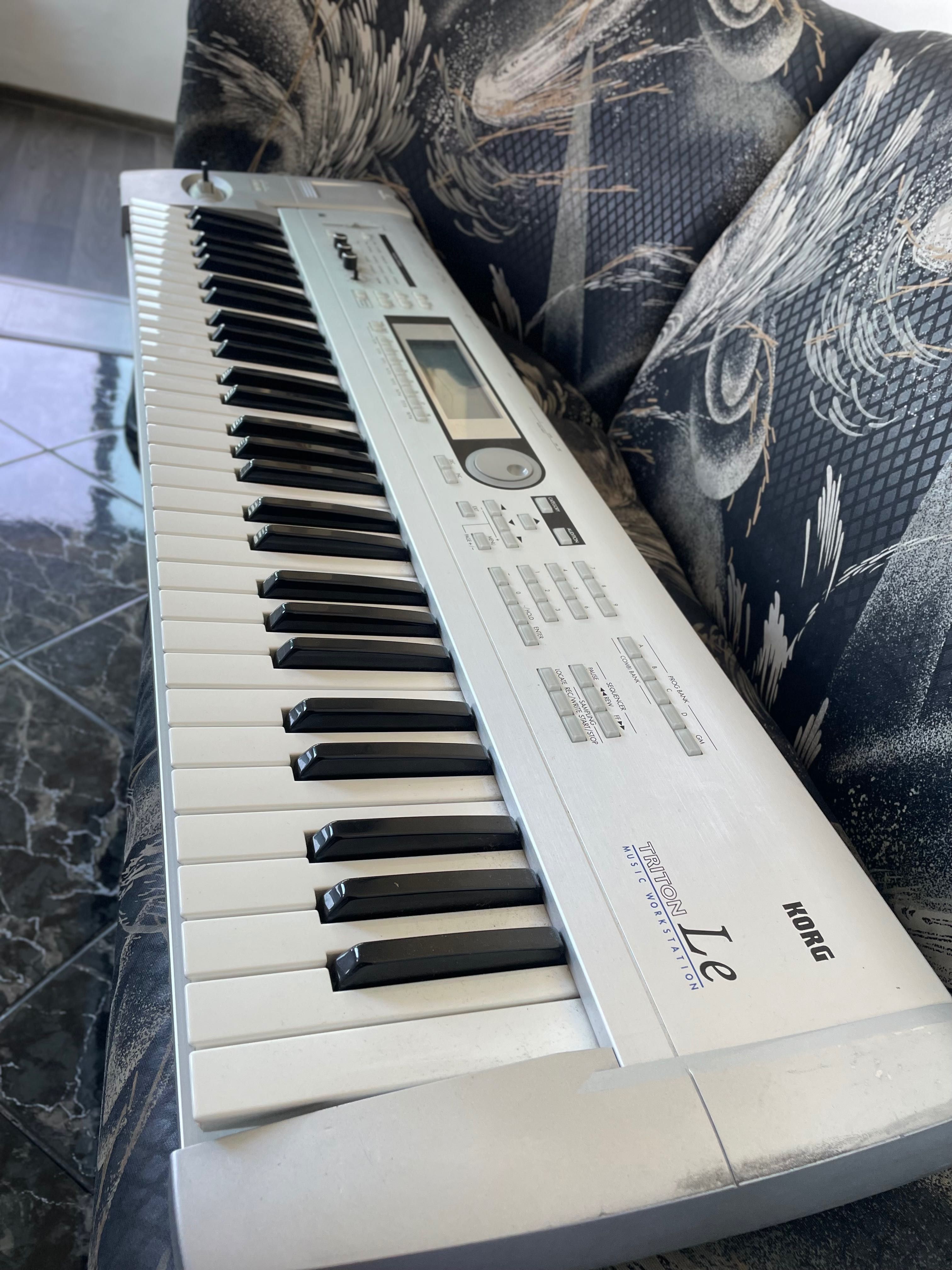 Korg Triton LE  61