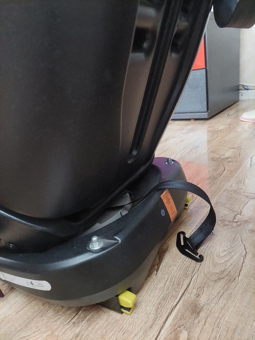 Scaun auto  cu sistem isofix