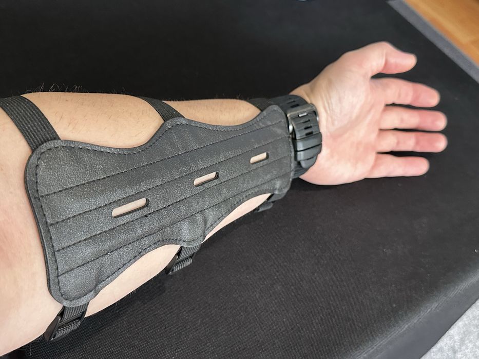 Armguard за стрелба с лък
