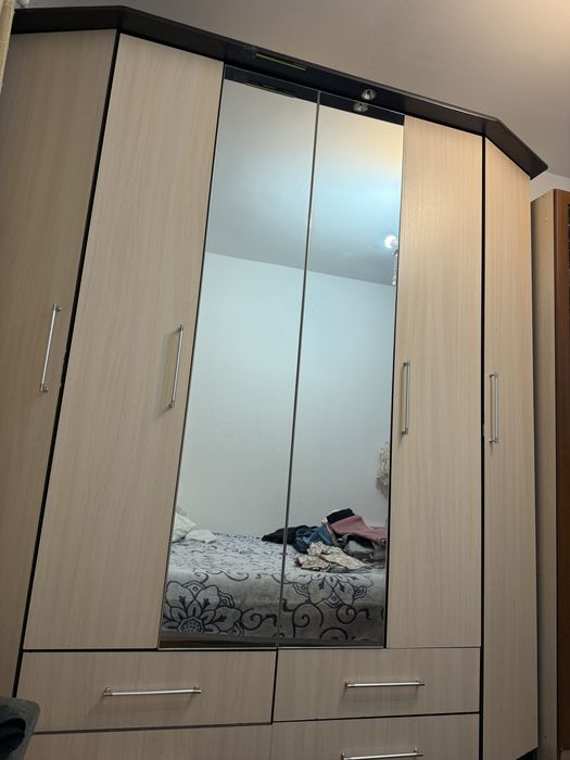 Продам шкаф, состояние хорошее, самовывоз. В спальню, гостинную, прихо