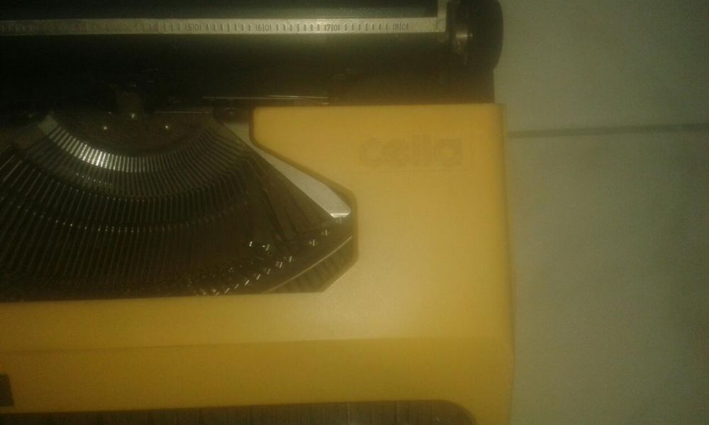 masina de scris Robotron Cella