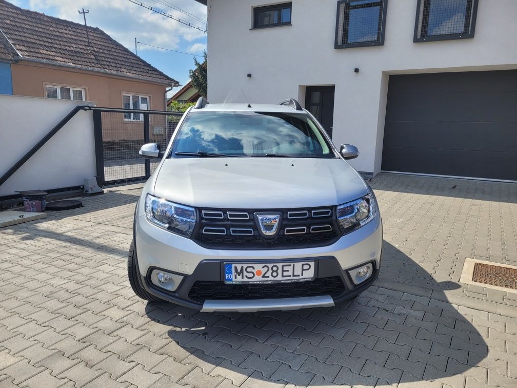 Dacia Sandero Stepway, unic proprietar, cutie automată