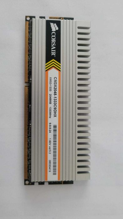 Memorie RAM DDR3 - 2Gb - 2048 mb - 1333Mhz - Corsair XMS3 CM3X2048